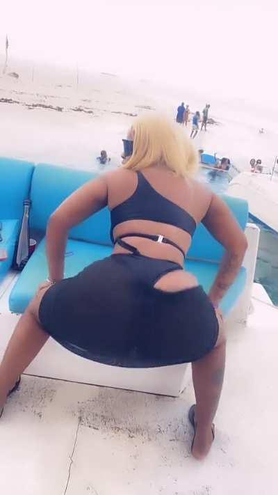 Bad fi dat (@1thanise_thickas)