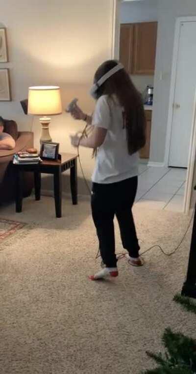My 16 YO playing VR for the first time and freaking out