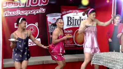 Just an average day with Tawanchai, Saenchai, and Rodtang.