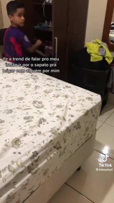 o brasileiro, não importa a idade... ele tá sempre pronto pro combate