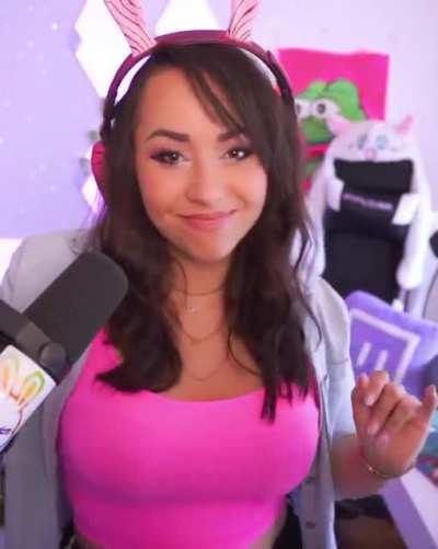 Pink Is Definitely Her Style 🥵😍