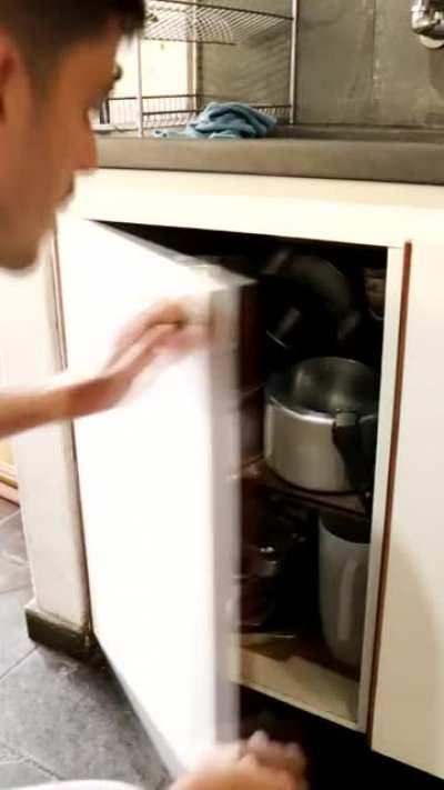 Não dá nem caga em paz mais!!