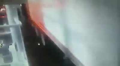 Ya no se ponchan llantas... se llevan el auto completo.