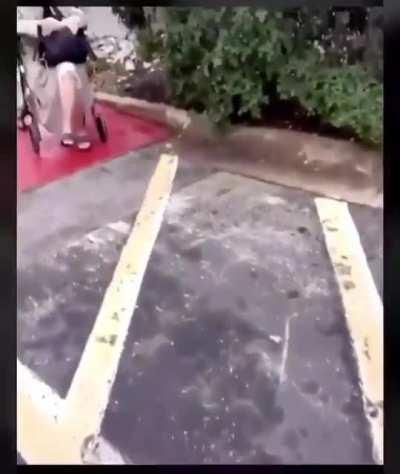 Racist lady gets her comeuppance