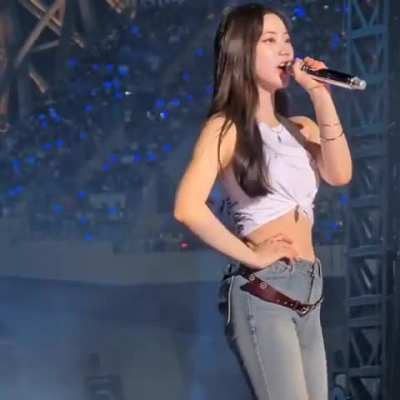 Dahyun looking gorgeous