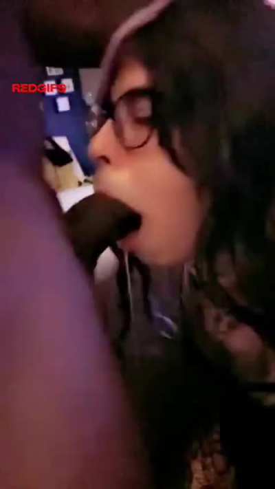 The way he absolutely abuses my throat 😩🤤🤤🤤 (sound recommended)