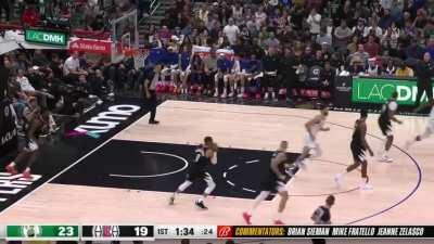 [Highlight] Tatum goes baseline for the one-handed jam