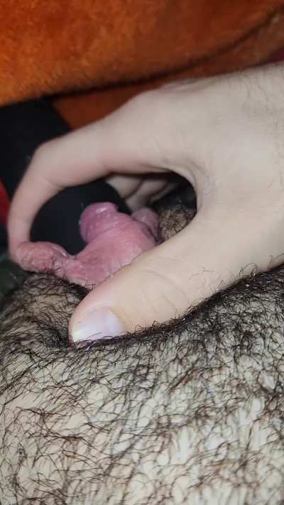 I love jerking off like this 🥵 makes me feel so masculine,,