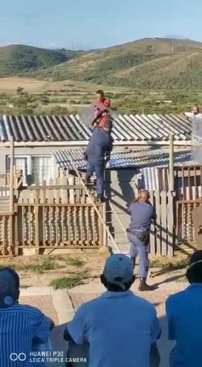 Alguém aí sabe a marca dessas telhas?