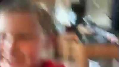 Felps, esse garoto colocou o celular dele no microondas enquanto tava stremando... Faz igual ele pra gente vê! Pfv