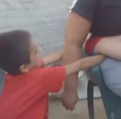 The Belly - devourer of children's hands