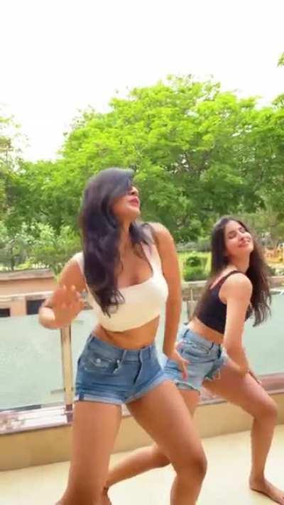 Malik Sisters audition for an Item Song in movie! Will you take them if you were the producer?