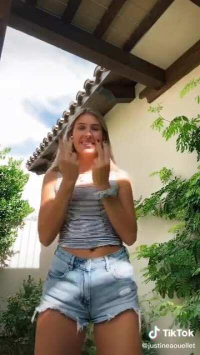 @justineaouellet #seethru #pokies