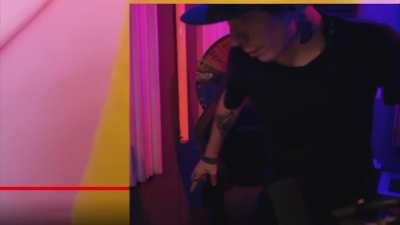 Scusate la qualità e il taglio