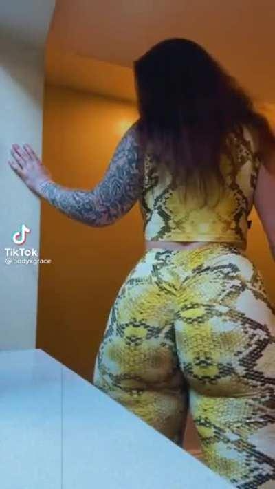 Jiggles With Every Move😍