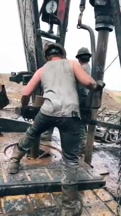 Drilling Rig Pipe Connections