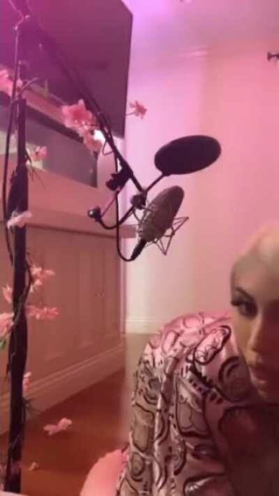 the single (1) ass shake from her latest live