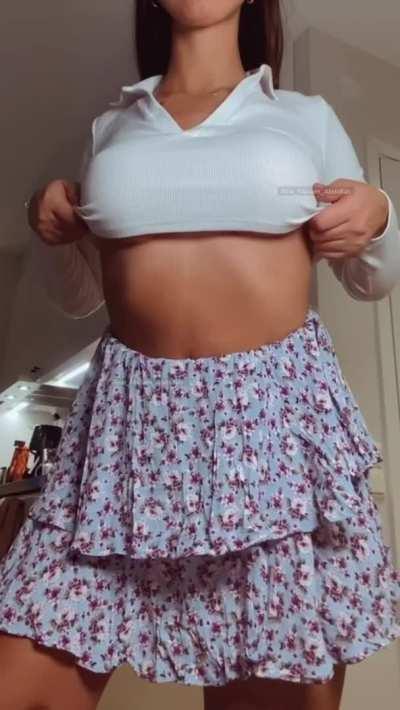 Do you like my outfit?