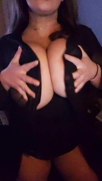 Suck my huge tits please?