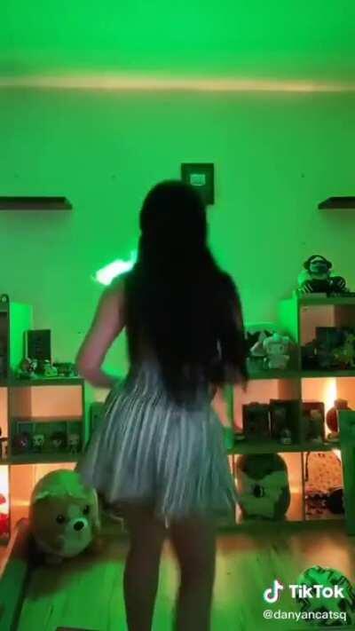 Bouncing 🍒 and shaking 🍑