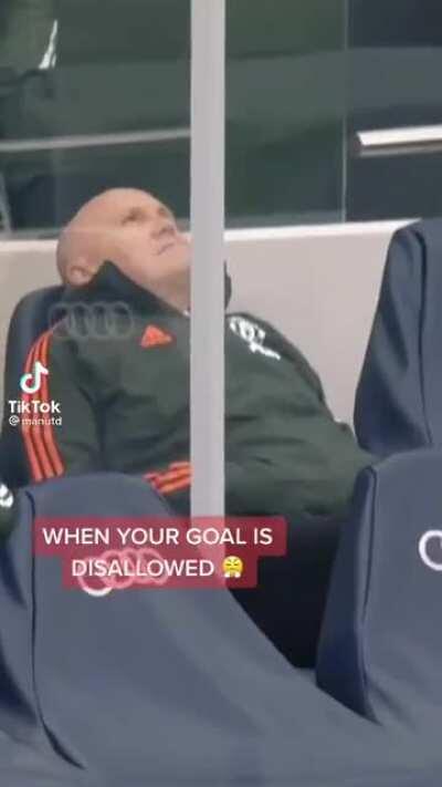 Man Utd social media in on the Mike Phelan meme