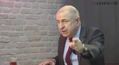 Ey T&uuml;rk Gen&ccedil;liği! | Bu adamı bi ka&ccedil; hafta &ouml;nce faşist diyerek k&ouml;t&uuml;lemiştim. Okuyup, dinleyip &ouml;ğrendikten sonra bakış a&ccedil;ım tamamen değişti. Teşekk&uuml;rler hocam.