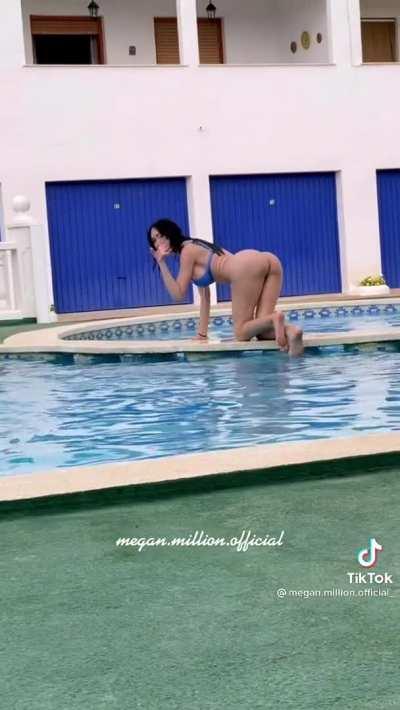 Skinny boltons, that's something you don't see frequently.