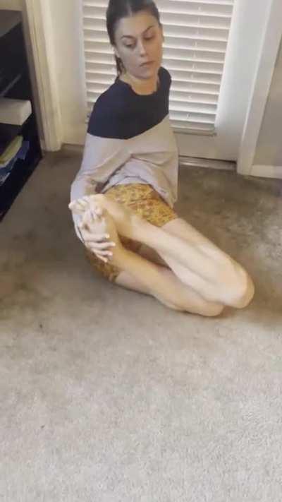 Lindsey Shaw barefoot custom from her cameo home page