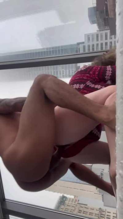 I Creampie Santa’s little helper hotwife