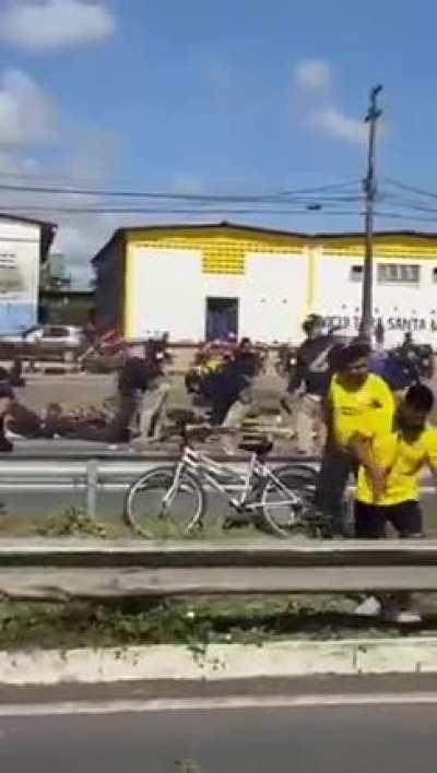 De verdade, o que eles achavam que ia acontecer? Que iam dar um golpe? E depois o Brasil e o mundo iria só ignorar e as coisas continuarem com bolsonaro? Em que mundo essa turma vive cara?