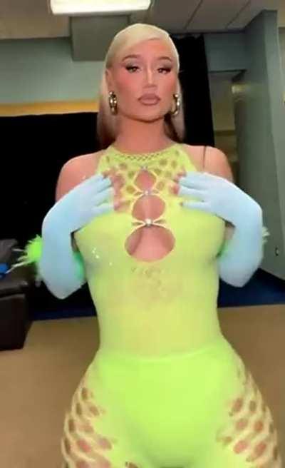 Iggy Azalea’s massive dumper