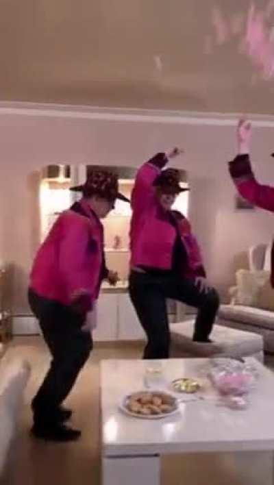 Grandma knows how to edit