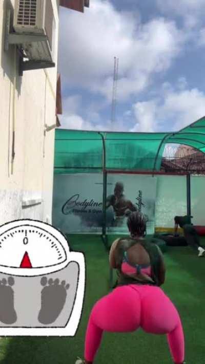 Backshots while working out?