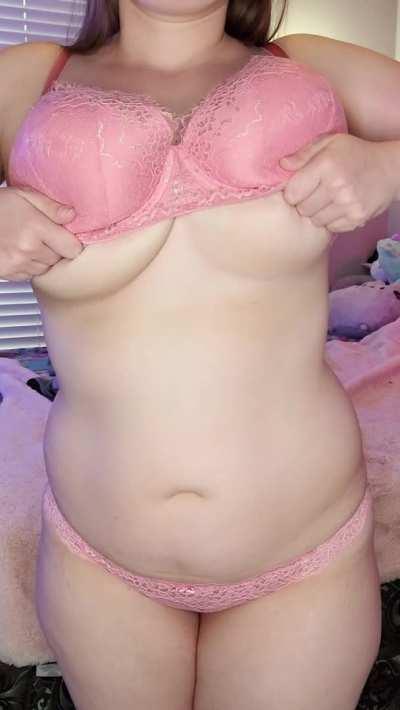 Titty drop to help you greet the day! Go get em~