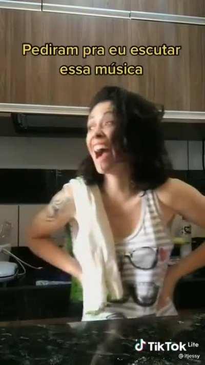 Eu quero, é a vacina, eu quero é a vacina...