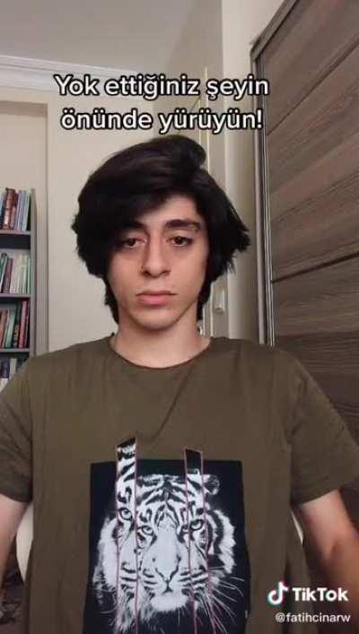 Yok ettiğinizin şeyin önünde yürüyünce çok havalı olunuyor <3