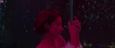 Andrea Delogu.............TOPLESS!