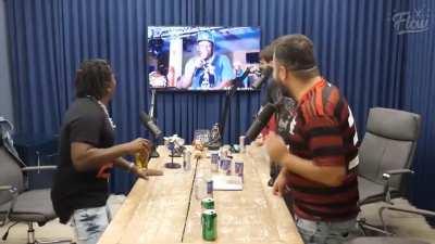 Recomendo abaixar o volume...