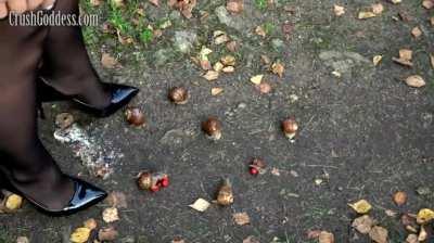 Alisa crush snails in heels outdoor