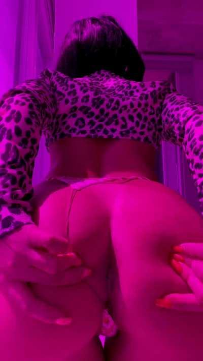 I'm your internet crush Let me hack into your mind.!!