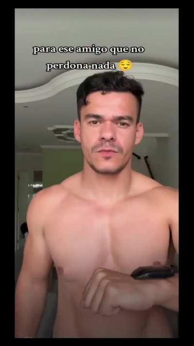 Mi compa el q no perdona nada 