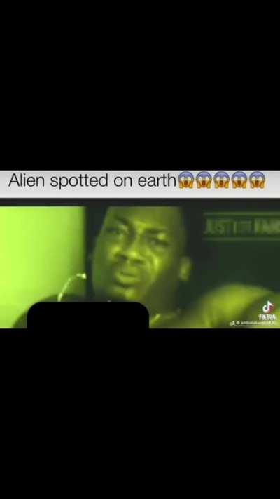 oh heavens naw Ambadeblou think he an alien