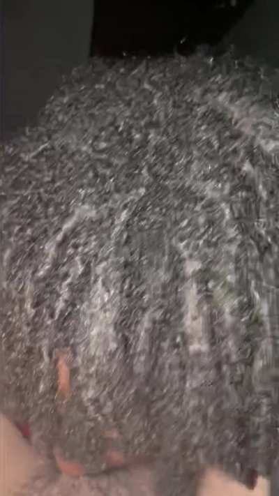 who wants these nails wrapped around their cock 💅🏾😉