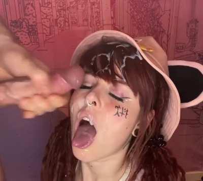 4 hours of making porn and you finally get to unload on my face (oliviajarden)