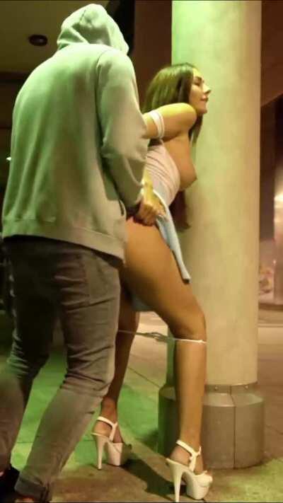 Quickie in The Alley