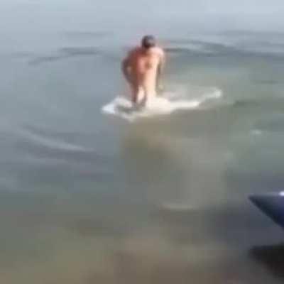 Поймал на червячка.....