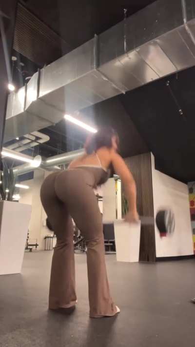 flare pants are my new fave gym outfit