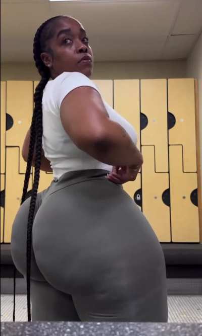 Her ass so FAT!