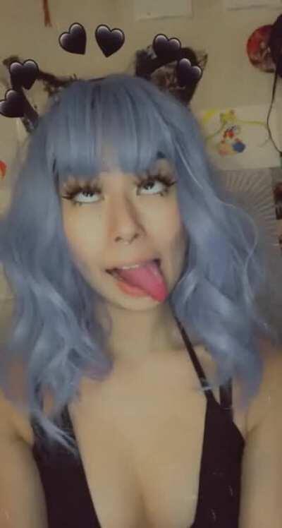 Kitten needs booty rubs and head scratches