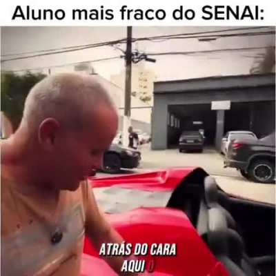 Esse ai é gram mestre na gambiarra.